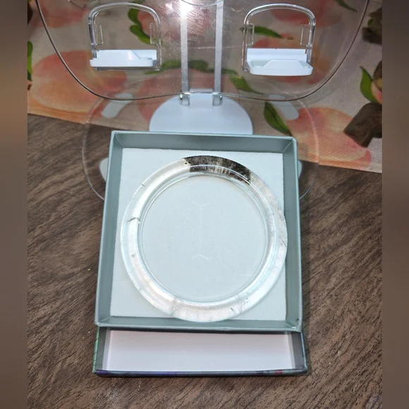 Garden Quartz Bangle Bracelet - Picture 8 of 9